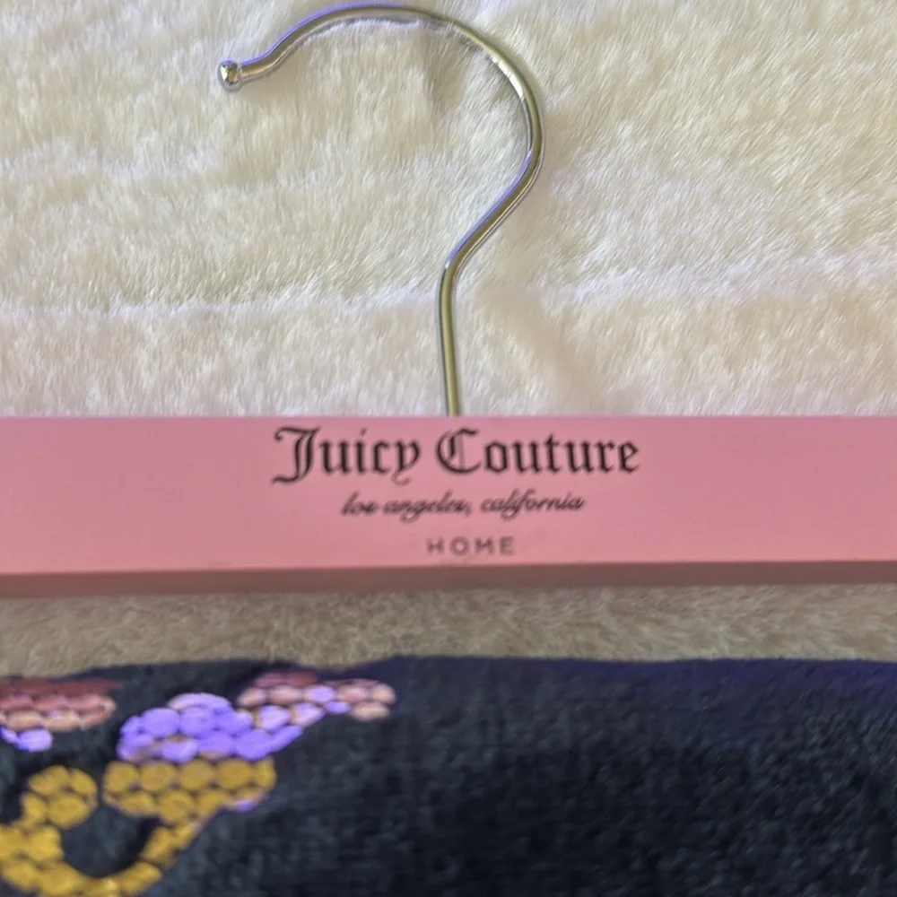 Juicy Couture Gold Foil Queen Of Couture Queen Bee Logo Throw Blanket 🐝🐝👑👑